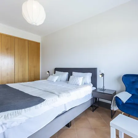& Sea View Apartment, Meia Apartment Lagos