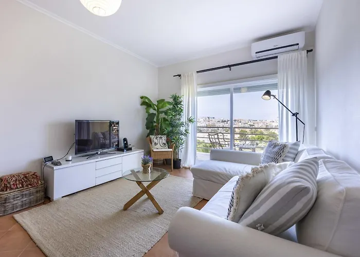 & Sea View Apartment, Meia * Lagos