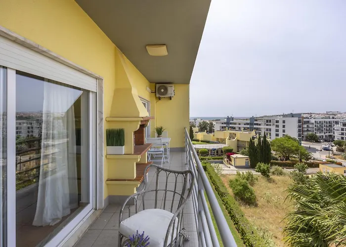 & Sea View Apartment, Meia