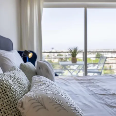 & Sea View Apartment, Meia *