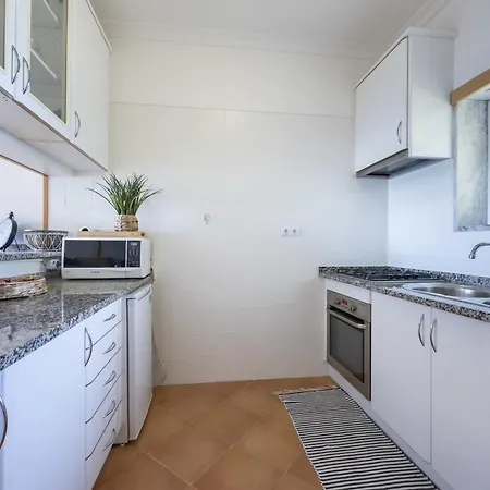 & Sea View Apartment, Meia