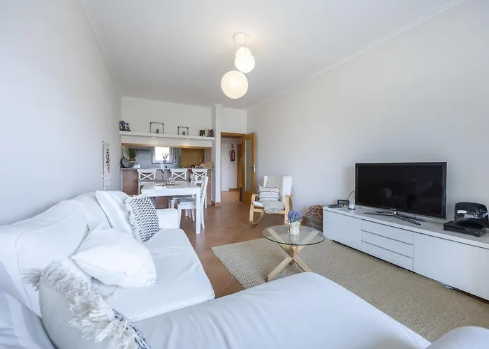 & Sea View Apartment, Meia
