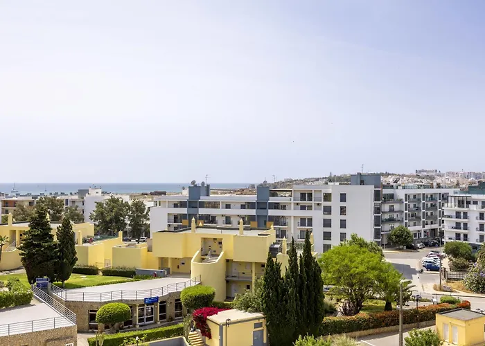 & Sea View Apartment, Meia Апартаменты *