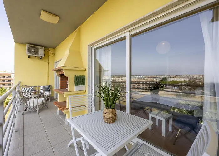 & Sea View Apartment, Meia Апартаменты *